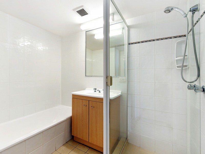 60/43 Enderley Ave, Surfers Paradise QLD 4217