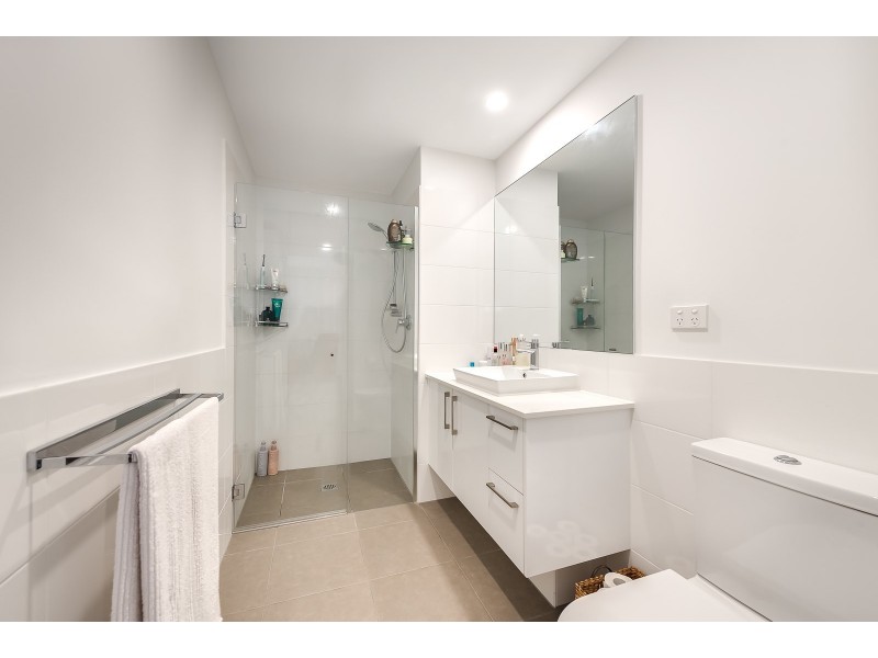 Apartment 1305/6-8 Waterford Ct, Bundall QLD 4217