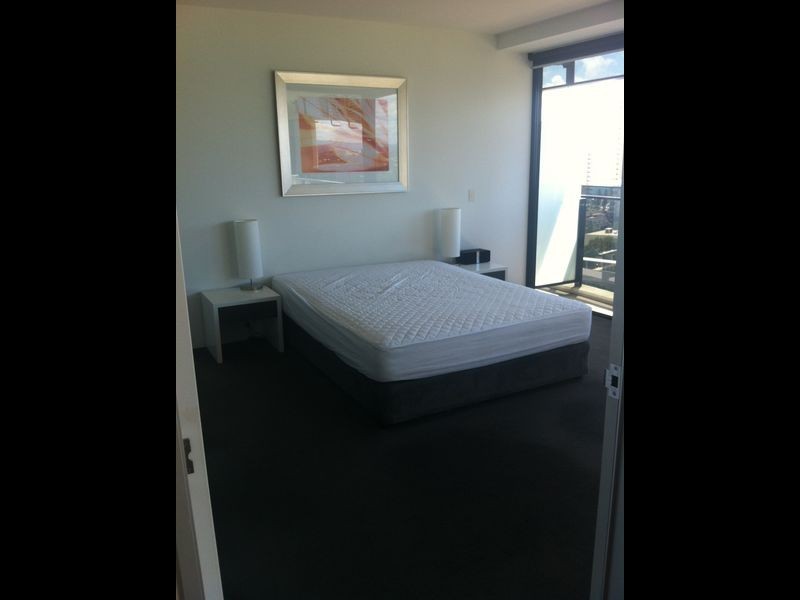 9 Ferny Avenue, Surfers Paradise QLD 4217