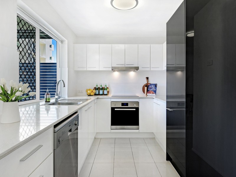17/39 Frank Street, Labrador QLD 4215