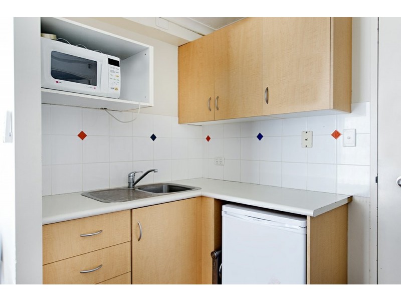 18 Hanlan Street, Surfers Paradise QLD 4217