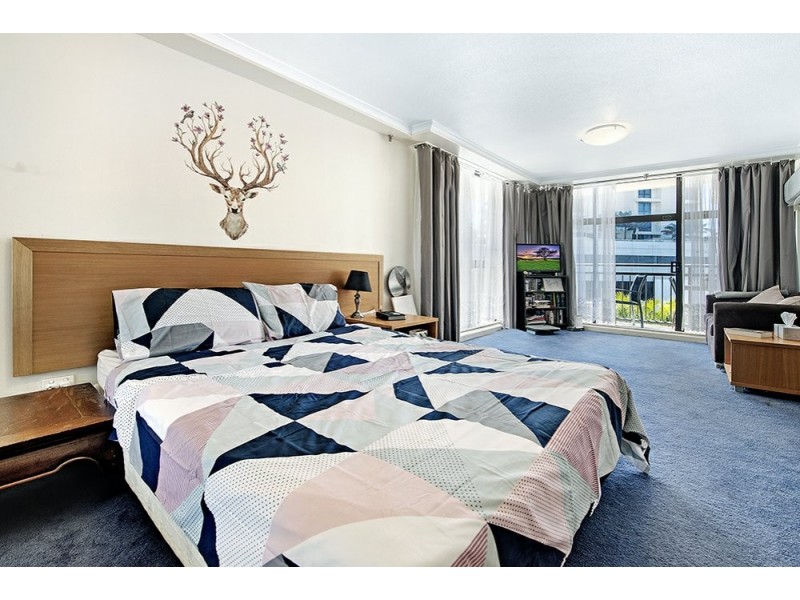 18 Hanlan Street, Surfers Paradise QLD 4217