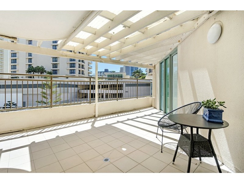 18 Hanlan Street, Surfers Paradise QLD 4217