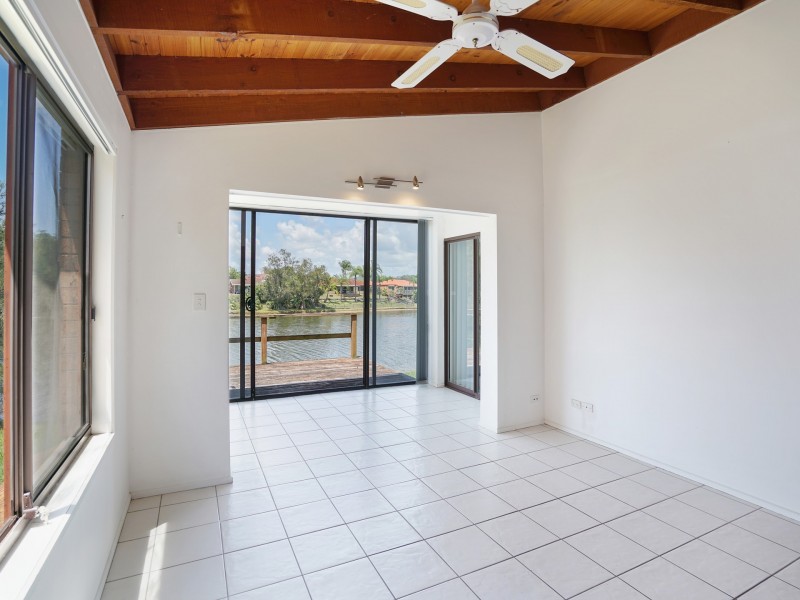 Unit 1/20 Sunbird Street, Burleigh Waters QLD 4220
