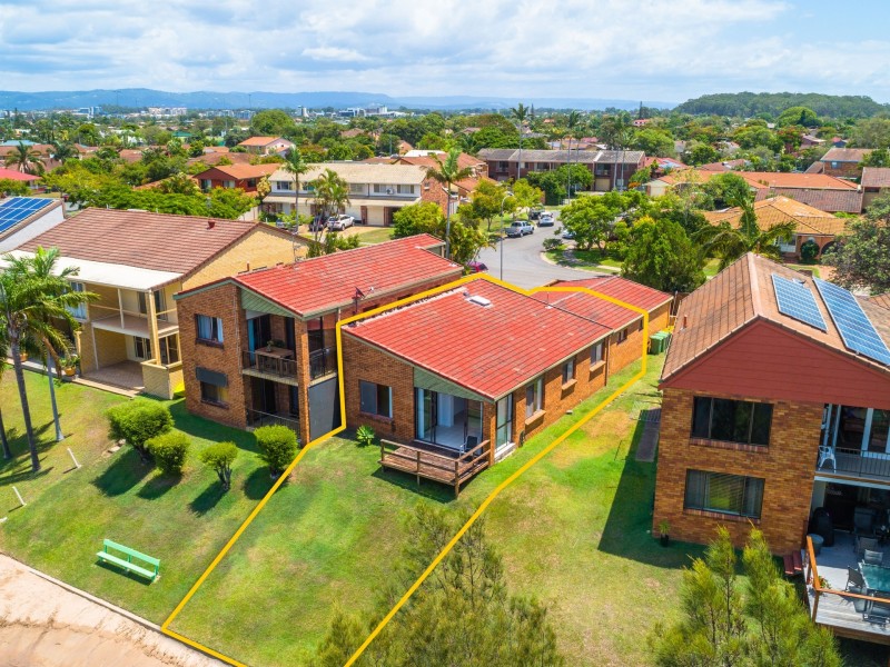 Unit 1/20 Sunbird Street, Burleigh Waters QLD 4220