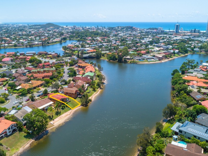 Unit 1/20 Sunbird Street, Burleigh Waters QLD 4220