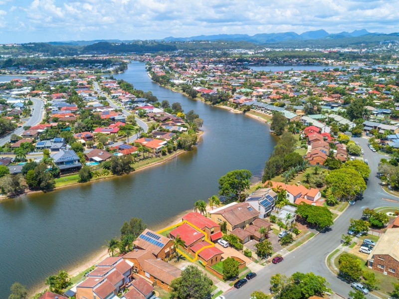 Unit 1/20 Sunbird Street, Burleigh Waters QLD 4220