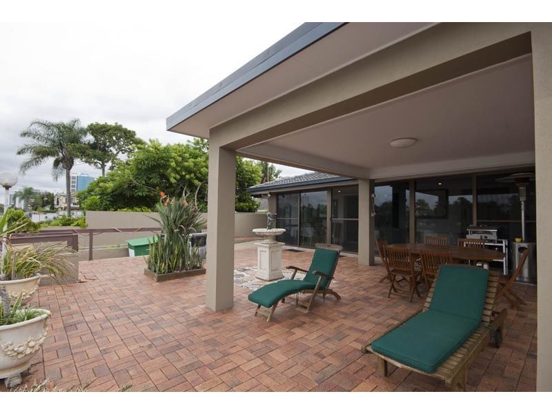 231 Stanhill Drive, Chevron Island QLD 4217