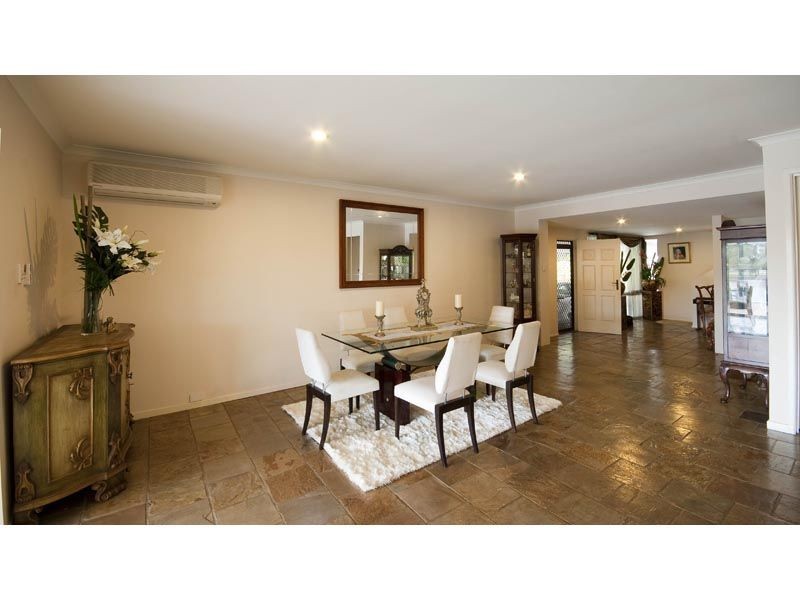 231 Stanhill Drive, Chevron Island QLD 4217