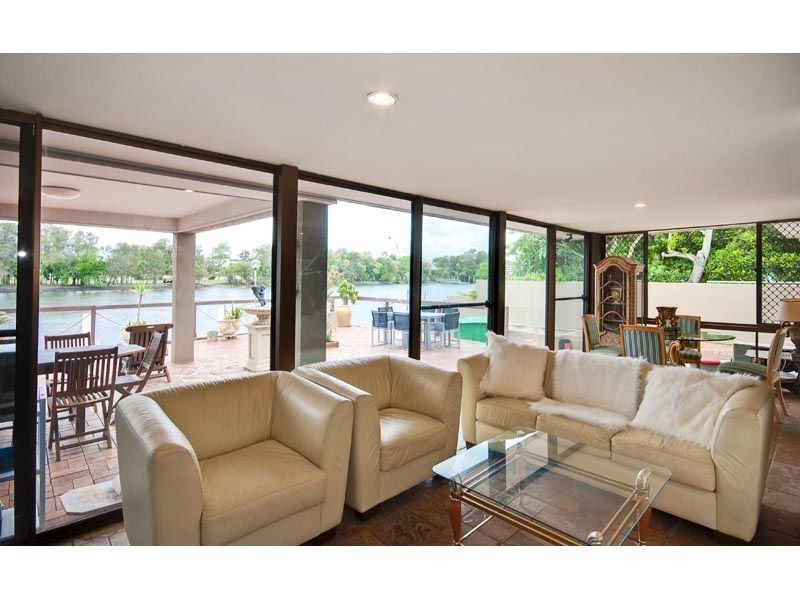 231 Stanhill Drive, Chevron Island QLD 4217