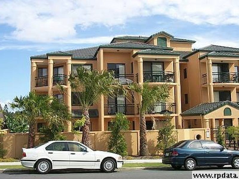 15/10-12 Spendelove Avenue, Southport QLD 4215