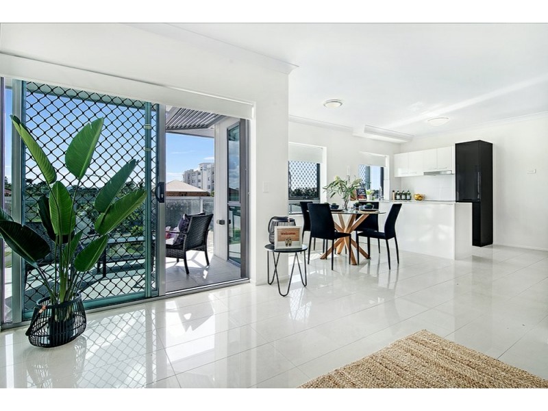 6/39 Frank Street, Labrador QLD 4215