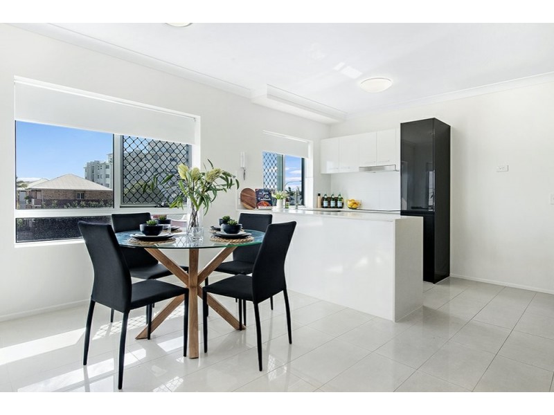 6/39 Frank Street, Labrador QLD 4215