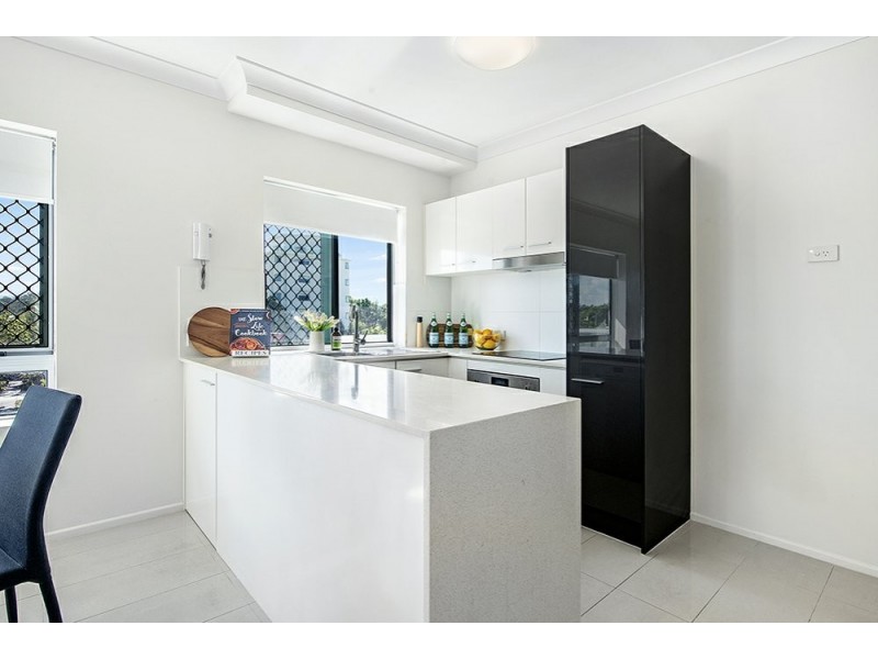 6/39 Frank Street, Labrador QLD 4215