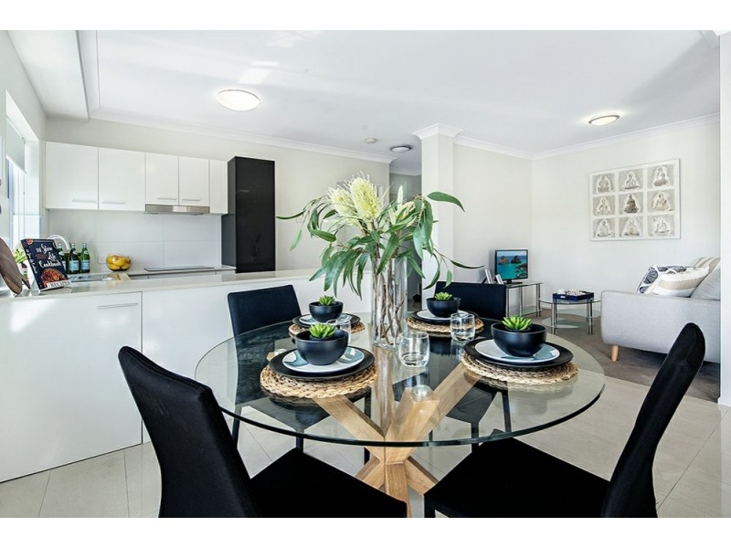 6/39 Frank Street, Labrador QLD 4215