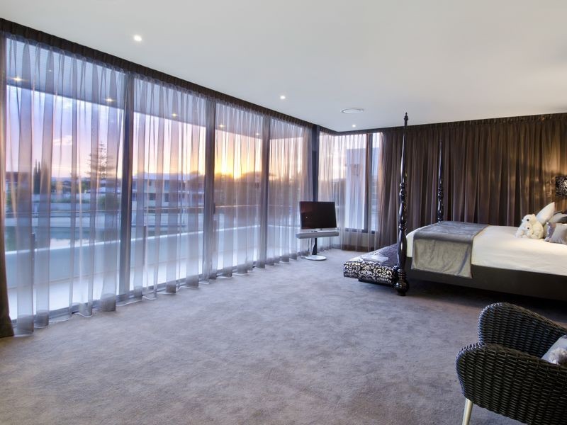 46 Amalfi Drive, Surfers Paradise QLD 4217