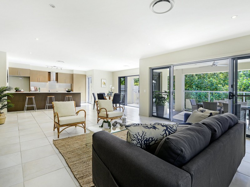 18/145 Palm Meadows Drive, Carrara QLD 4211