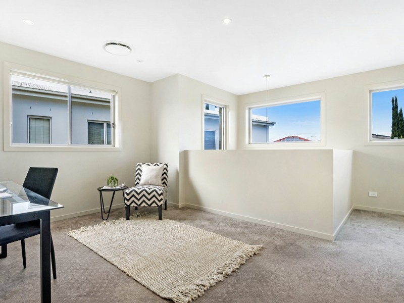 18/145 Palm Meadows Drive, Carrara QLD 4211