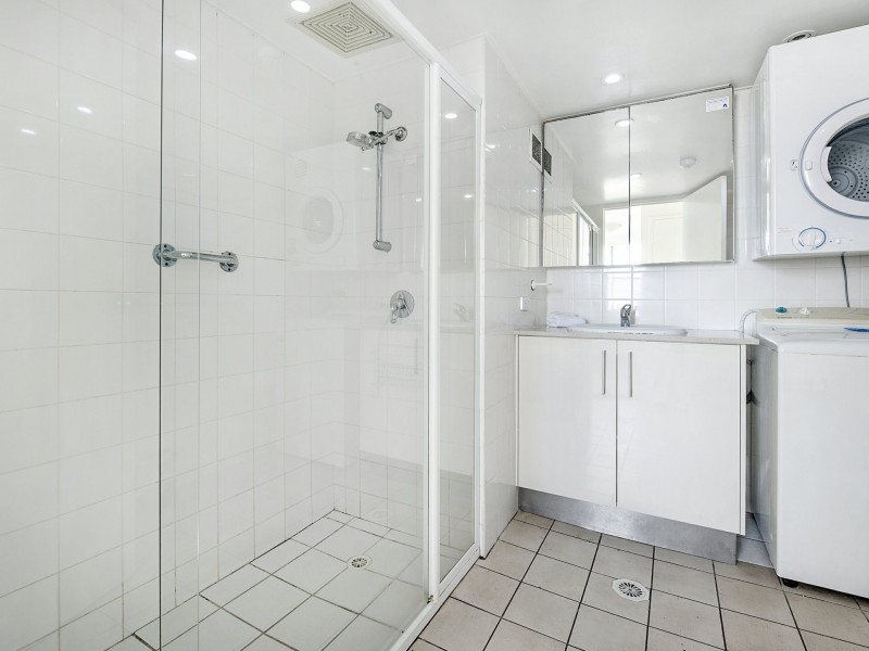 9 Laycock Street, Surfers Paradise QLD 4217