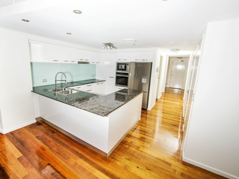 23 Ferny Avenue, Surfers Paradise QLD 4217