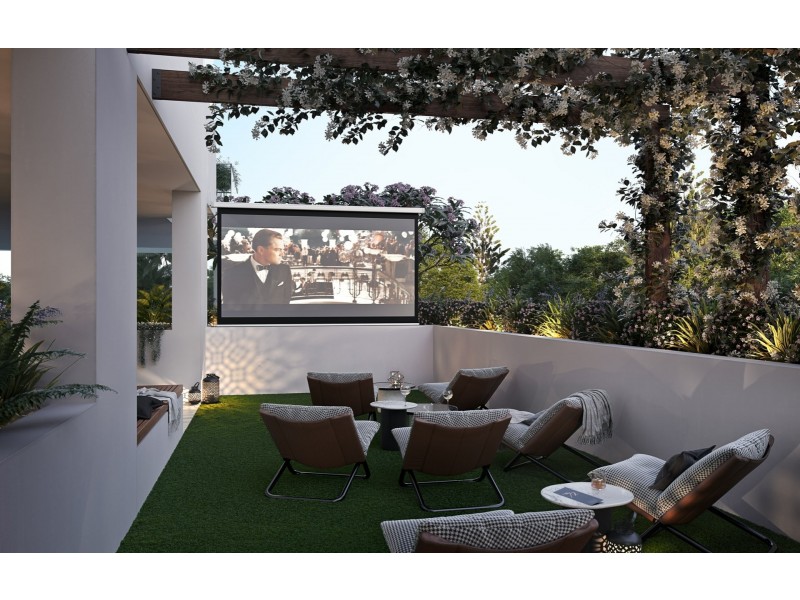 372 Marine Pde, Labrador QLD 4215