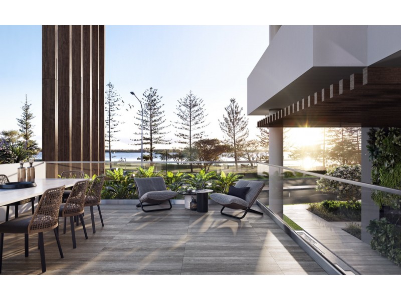 372 Marine Pde, Labrador QLD 4215