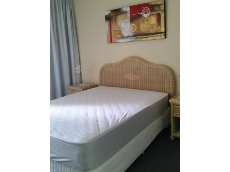 43 Enderley Av, Surfers Paradise QLD 4217