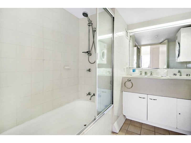 604 9 Laycock Street, Surfers Paradise QLD 4217