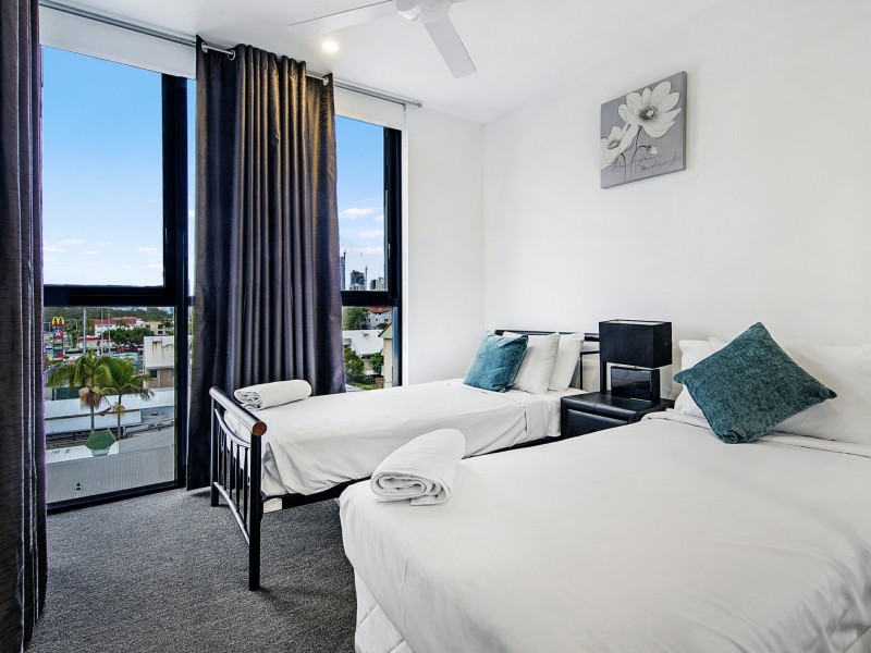 11/2729-2733 Gold Coast Highway, Surfers Paradise QLD 4217