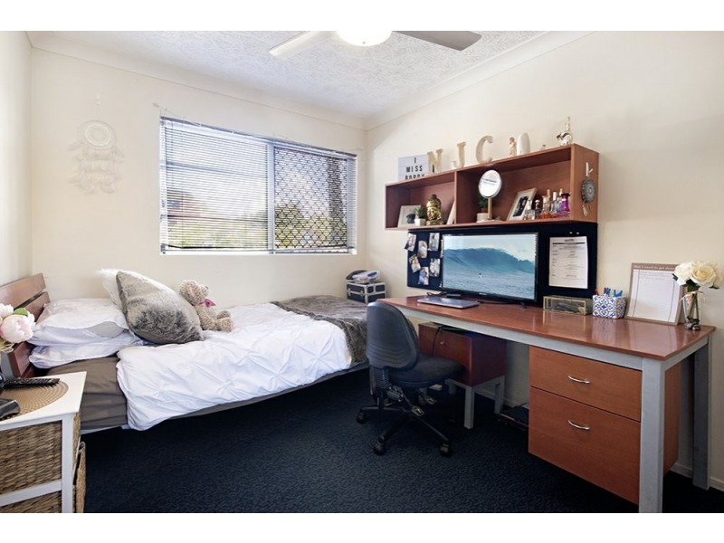 4/129-131 Currumburra Road, Ashmore QLD 4214