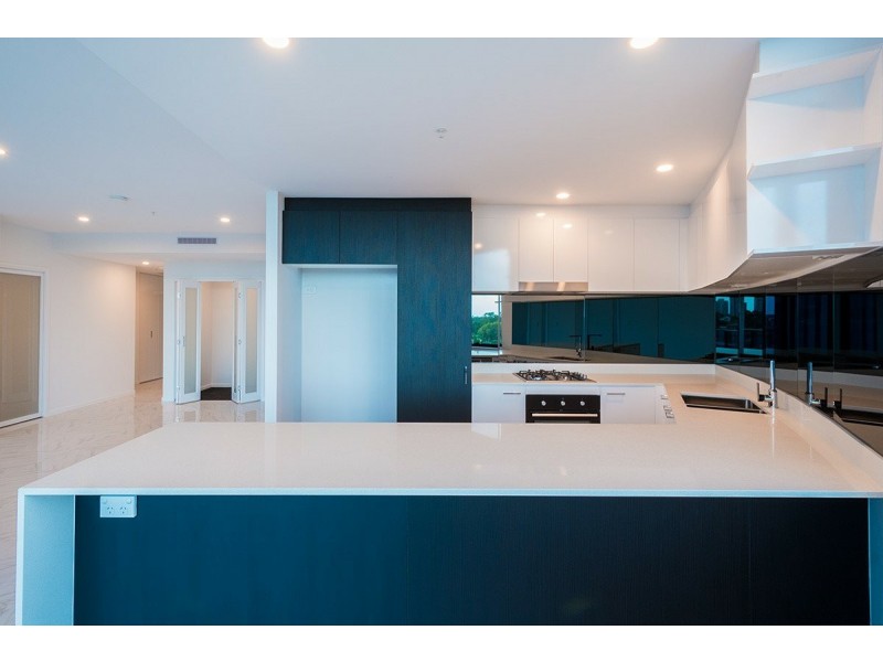 4501/5 Harbour Side Court, Biggera Waters QLD 4216