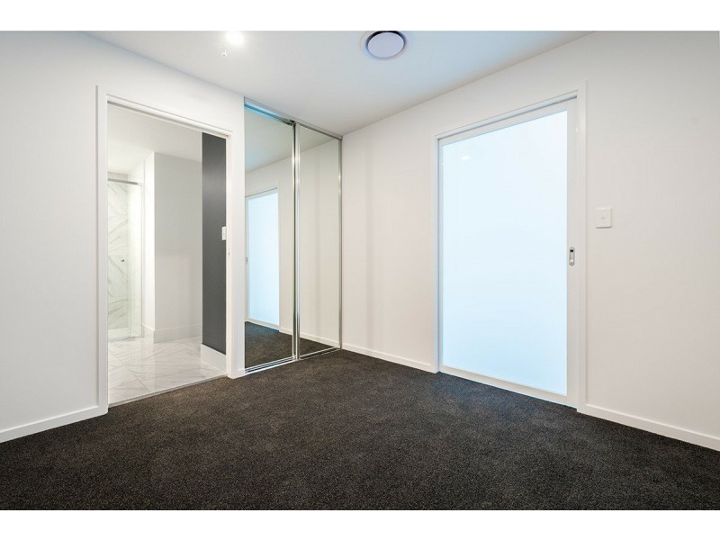 4501/5 Harbour Side Court, Biggera Waters QLD 4216