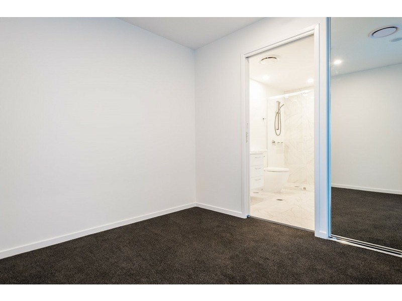 4501/5 Harbour Side Court, Biggera Waters QLD 4216