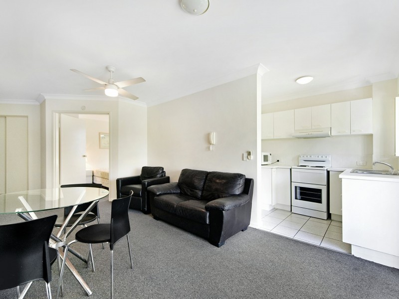 33-35 Cypress Avenue, Surfers Paradise QLD 4217