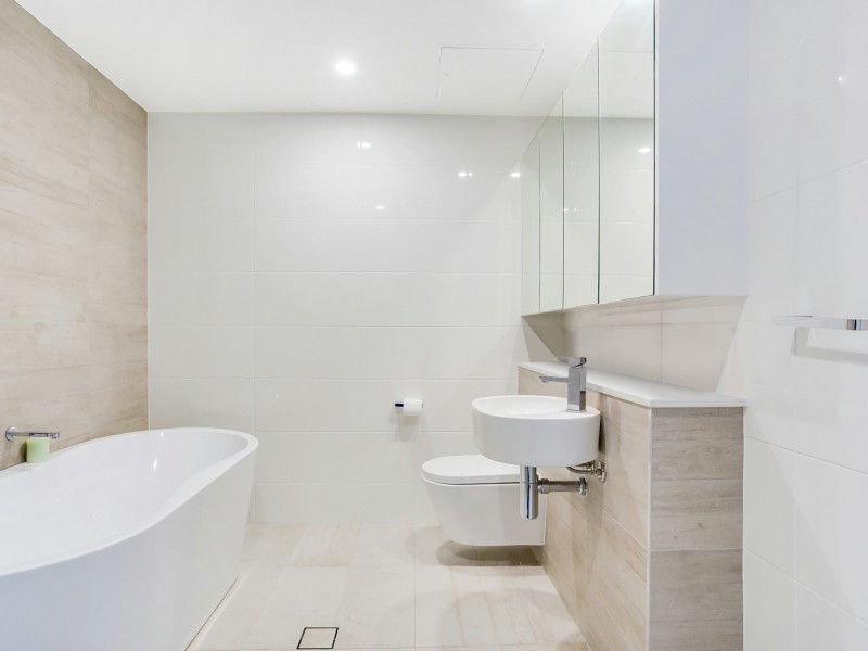 2811/2 Como Crescent, Southport QLD 4215