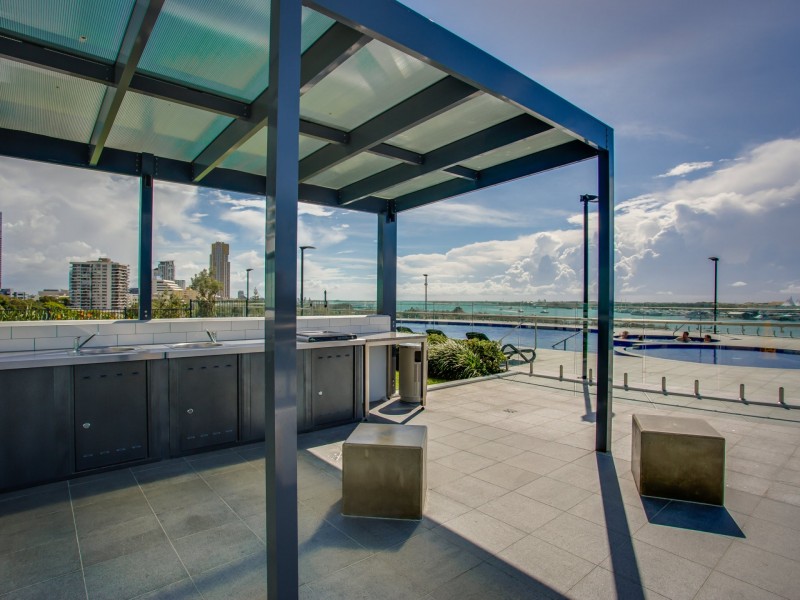 2811/2 Como Crescent, Southport QLD 4215
