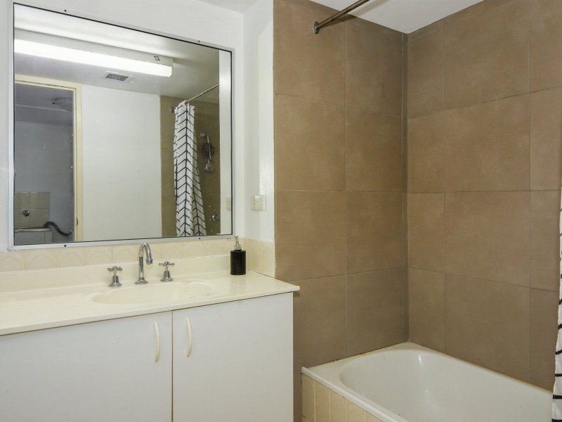 7/43 Enderley, Surfers Paradise QLD 4217