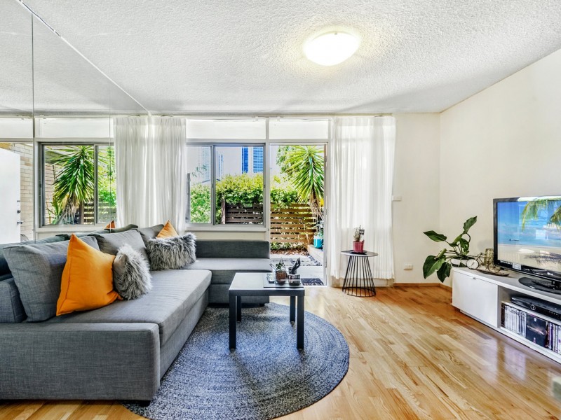 2/8 Darrambal Street, Surfers Paradise QLD 4217