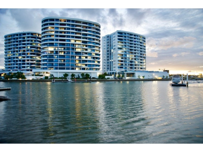 5 ‘Waterpoint’ Harbourside Court, Biggera Waters QLD 4216