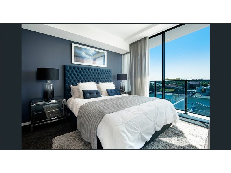 5 ‘Waterpoint’ Harbourside Court, Biggera Waters QLD 4216