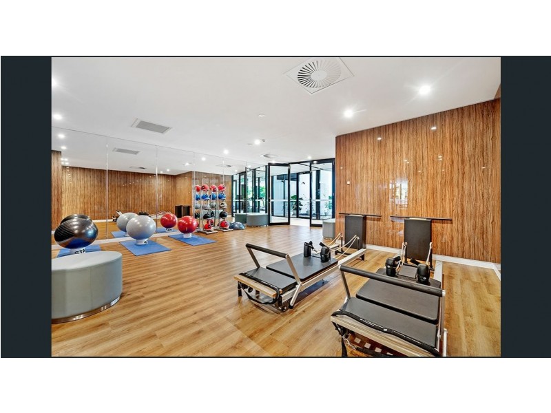 5 ‘Waterpoint’ Harbourside Court, Biggera Waters QLD 4216