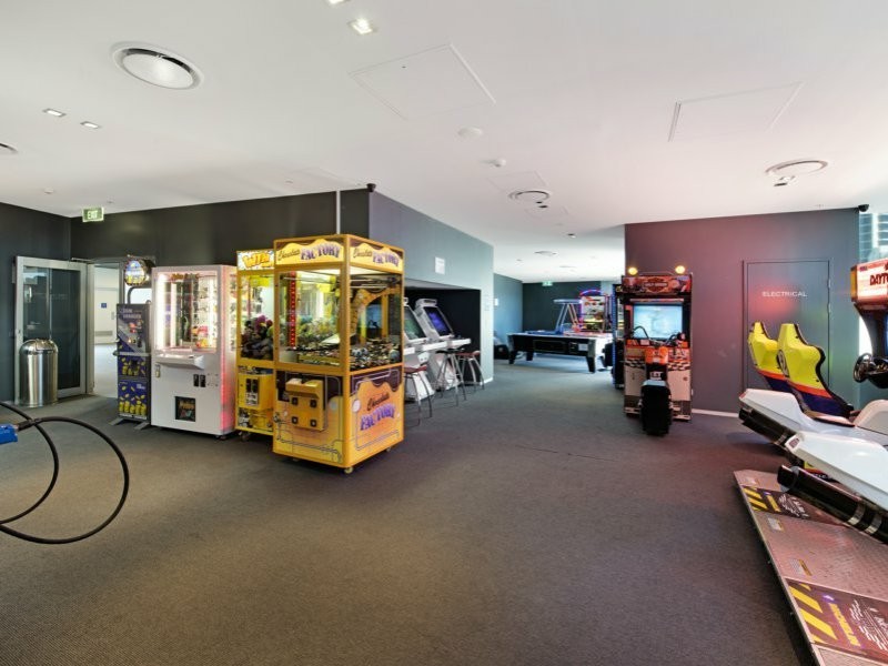 23 Ferny Avenue, Surfers Paradise QLD 4217