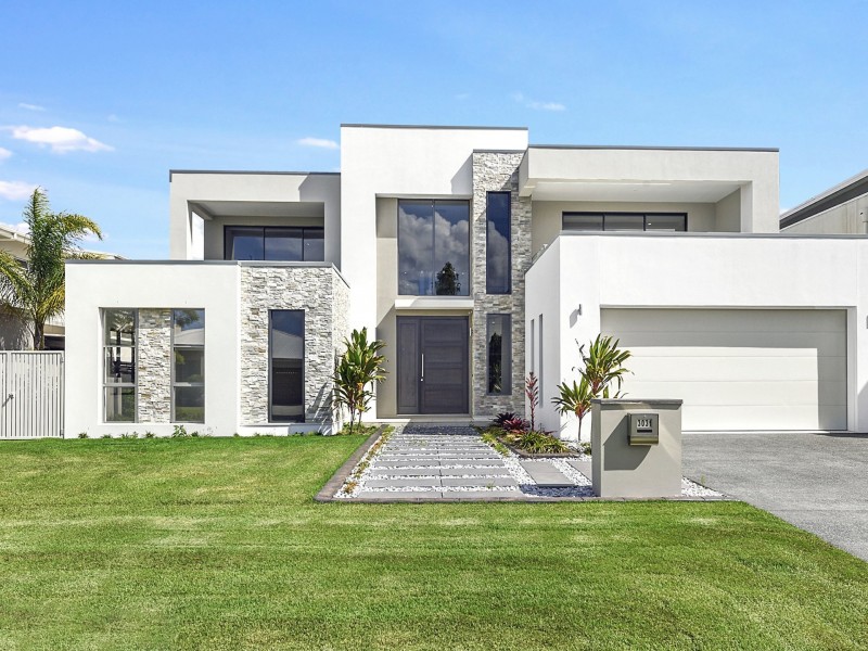 3031 The Boulevarde, Benowa QLD 4217