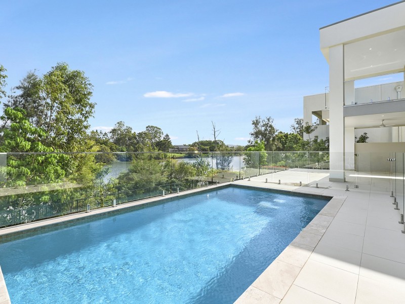 3031 The Boulevarde, Benowa QLD 4217