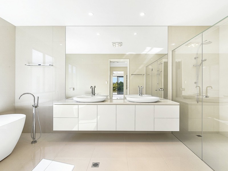 3031 The Boulevarde, Benowa QLD 4217