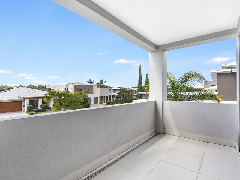 3031 The Boulevarde, Benowa QLD 4217