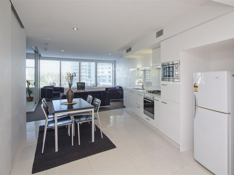 407/9 Hamilton Ave, Surfers Paradise QLD 4217