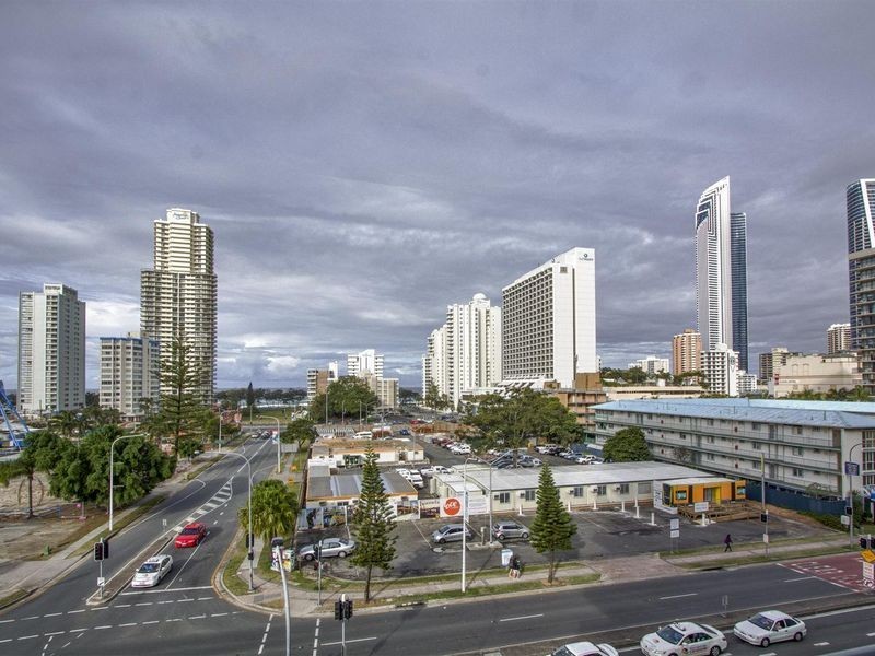 803/18 Cypress Avenue, Surfers Paradise QLD 4217