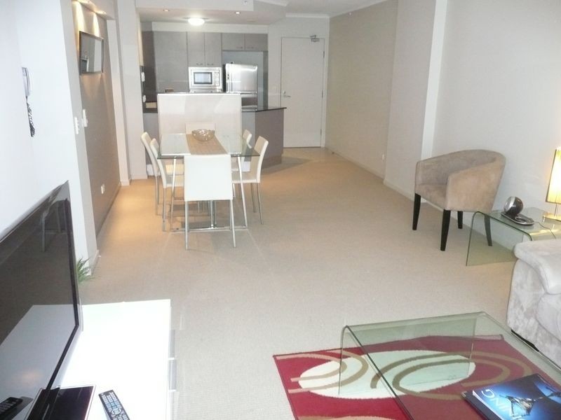 334 23-27 Cypress Avenue, Surfers Paradise QLD 4217