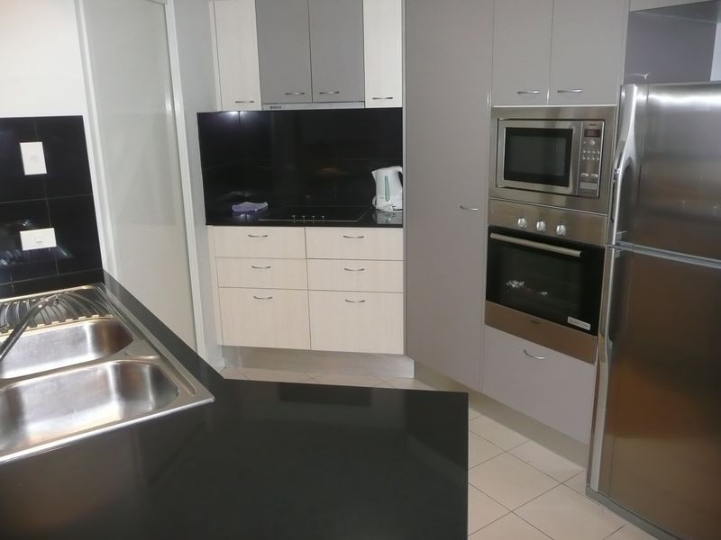 334 23-27 Cypress Avenue, Surfers Paradise QLD 4217